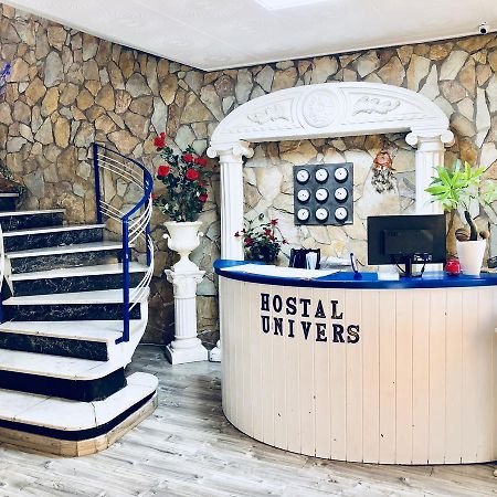 Hostal Univers 칼레라 외부 사진