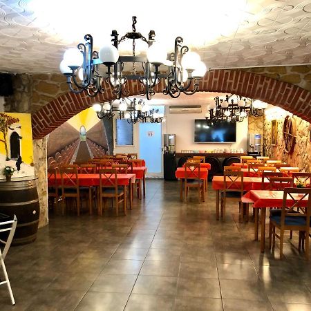Hostal Univers 칼레라 외부 사진
