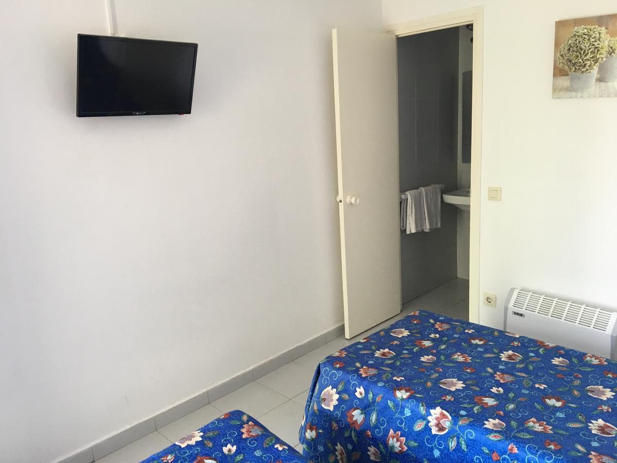 Hostal Univers 칼레라 외부 사진