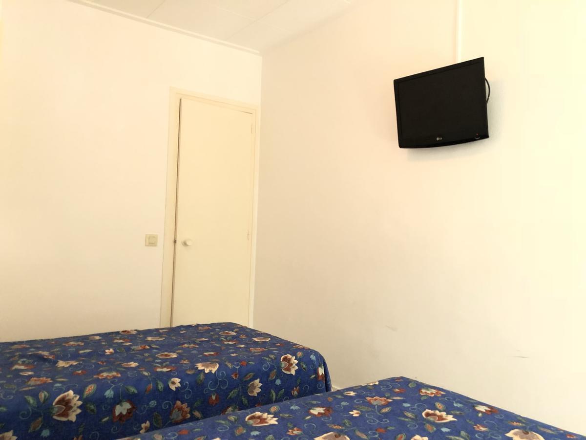 Hostal Univers 칼레라 외부 사진