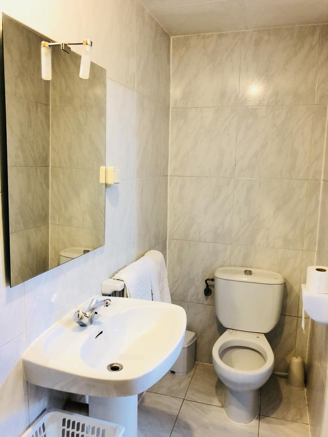Hostal Univers 칼레라 외부 사진