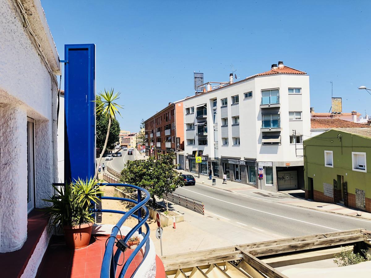 Hostal Univers 칼레라 외부 사진