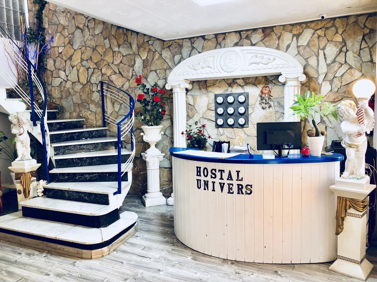 Hostal Univers 칼레라 외부 사진